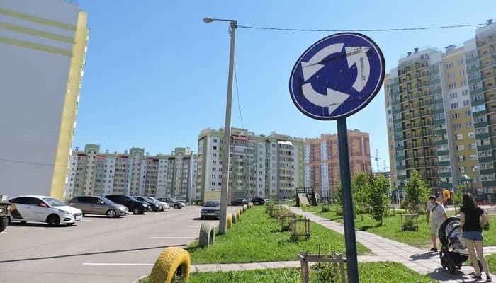 По дороге к Коминтерну установят экспериментальный круговой перекресток