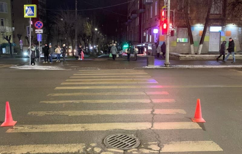 На пешеходном переходе в центре Кирова на 9-летнего мальчика наехал водитель Opel Zafira