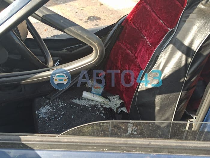 Жесткое ДТП на Производственной — детальные фото: фура столкнулась с легковушкой