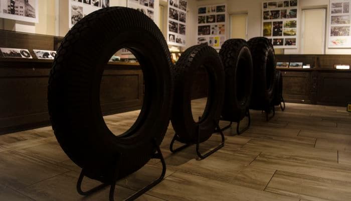 Когда появилась первая в мире шина и для чего она нужна?