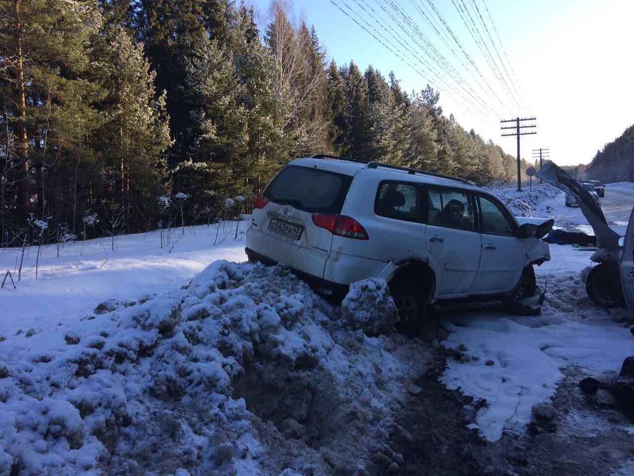 Крупная авария в Слободском районе: шесть человек пострадали, двое погибли