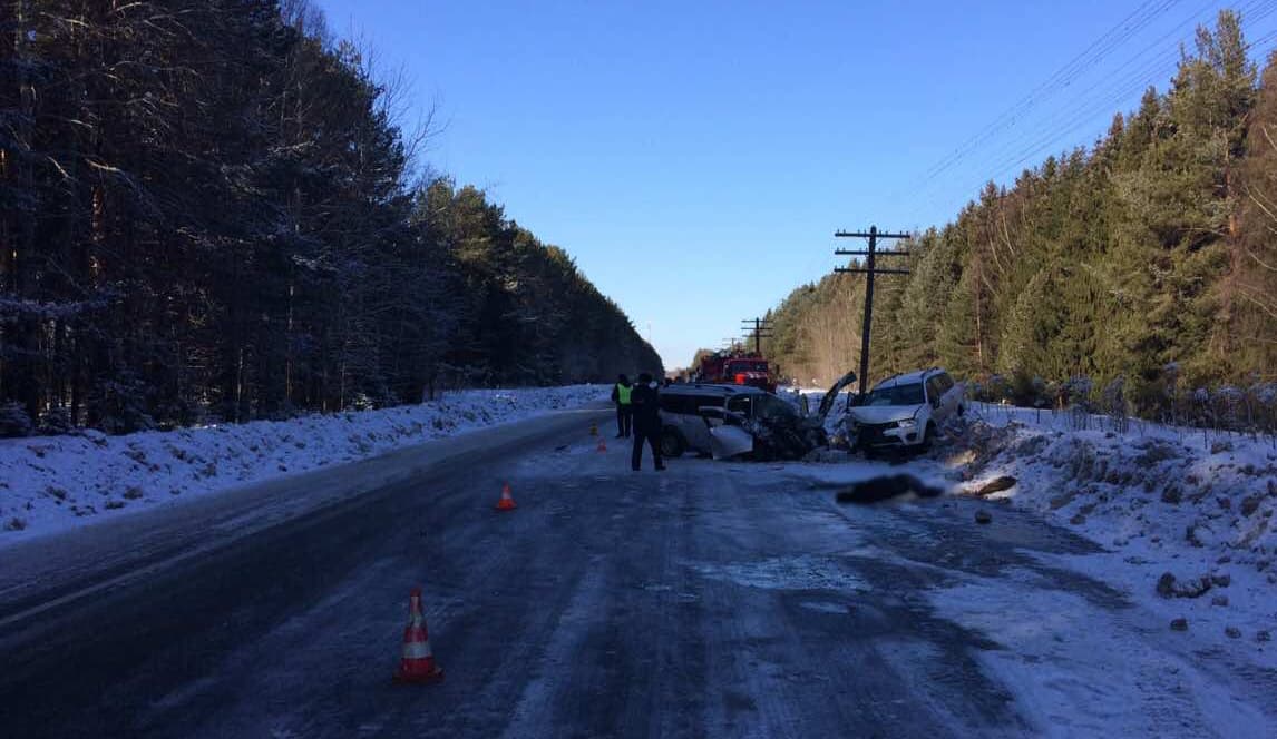 Крупная авария в Слободском районе: шесть человек пострадали, двое погибли