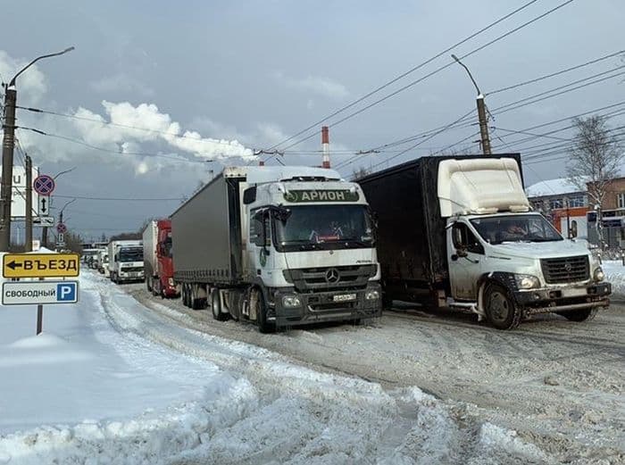 Снежный ад в Кирове: снег победил дорожников?
