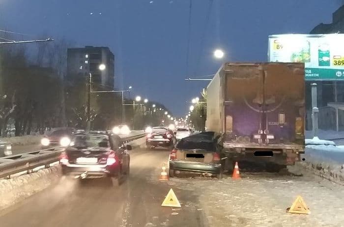 От абсурда до жести: подборка «новогодних» ДТП в Кировской области