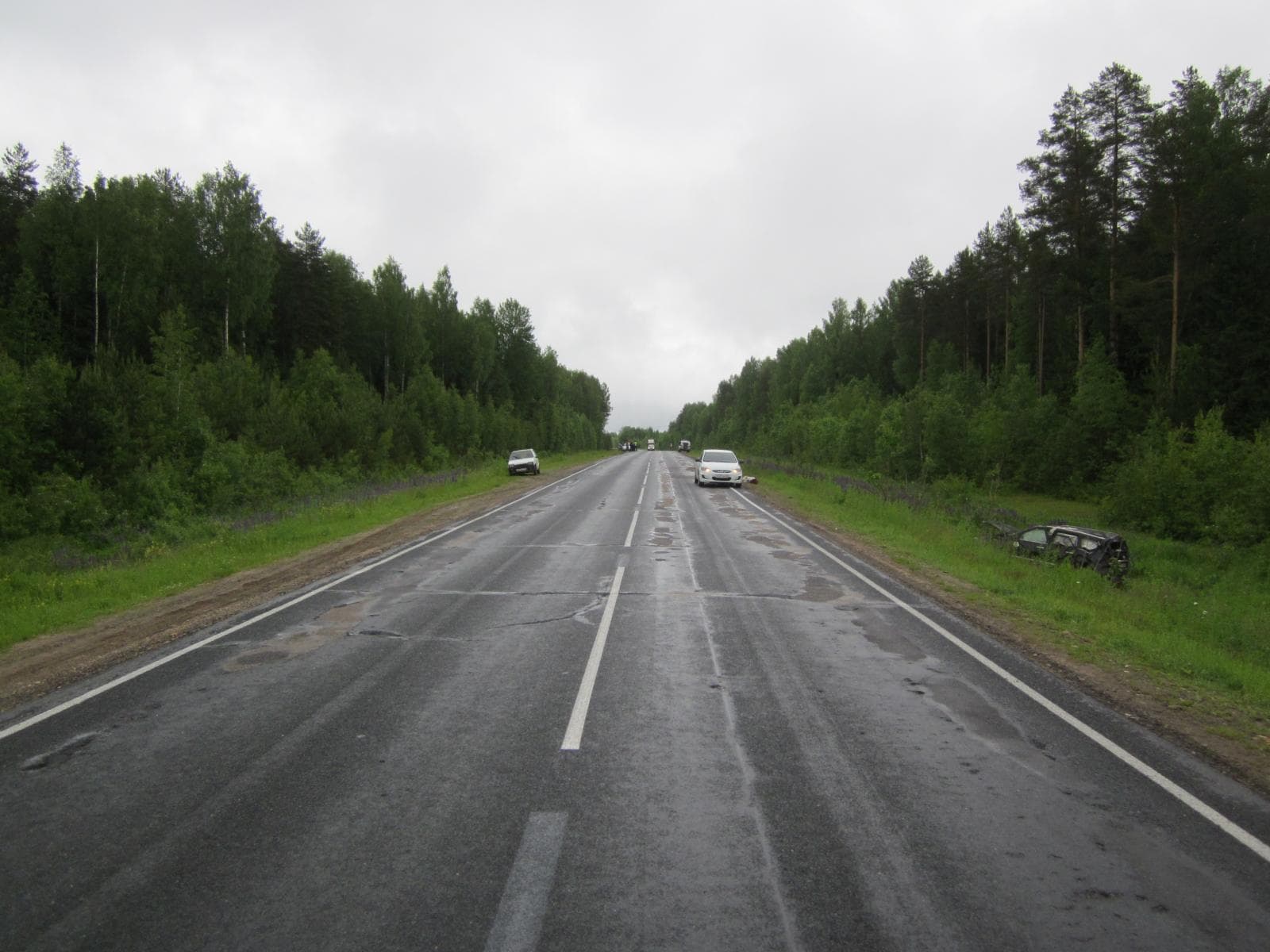 Lexus с 3 пассажирами от столкновения «ушел» в кювет