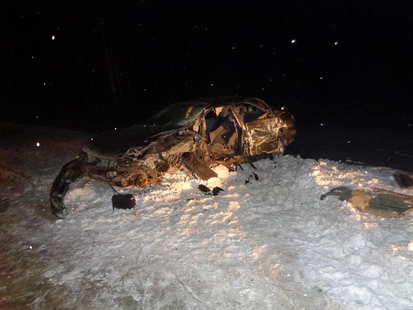 В трёх километрах от Кирова Opel врезался во встречный Iveco