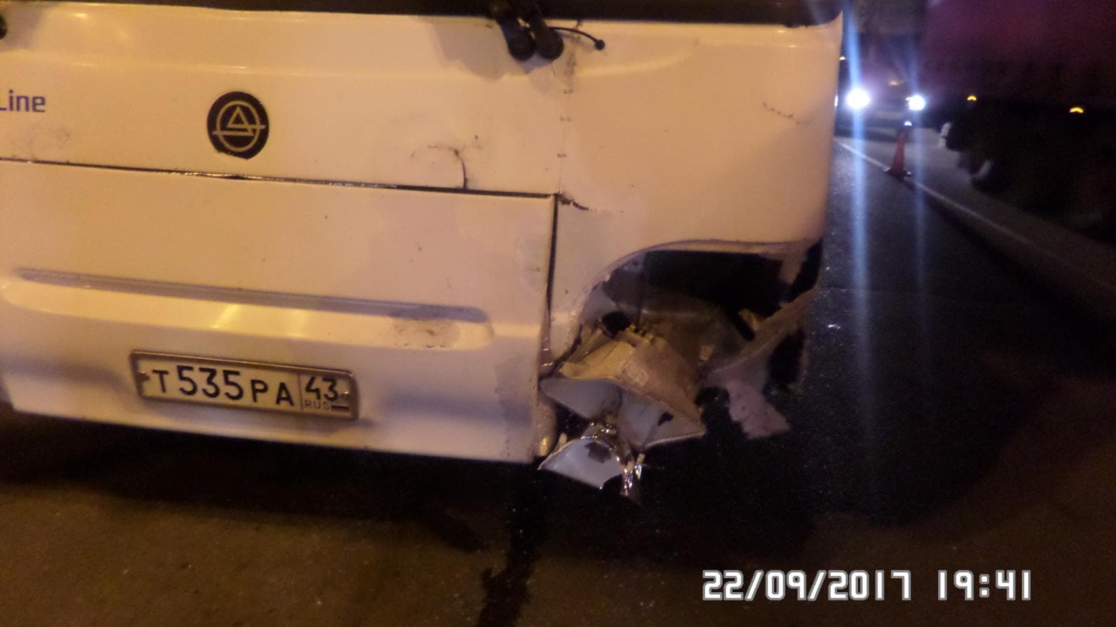 В Кирове мужчина на Daewoo врезался в автобус с пассажирами