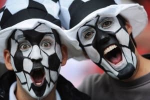 Любим футбол. Болеем за болельщиков