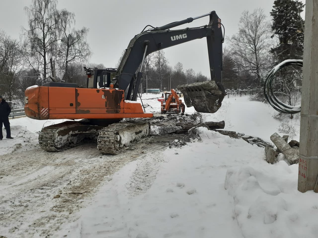 Что делать, если коммунальщики повредили машину: инструкция юристов