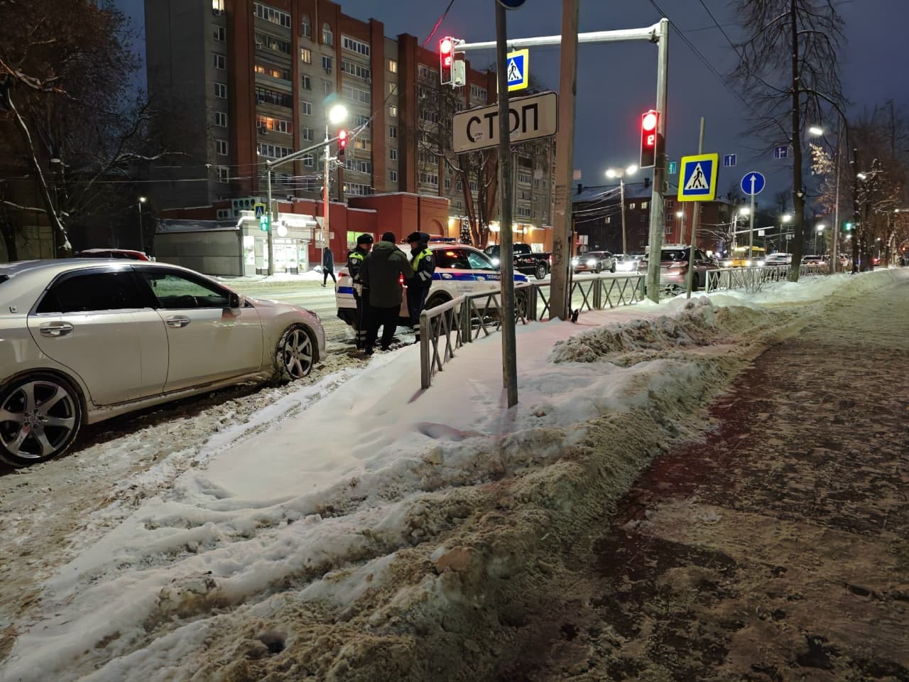 Россиянам рассказали, как их накажут за перекрытие выезда с парковки