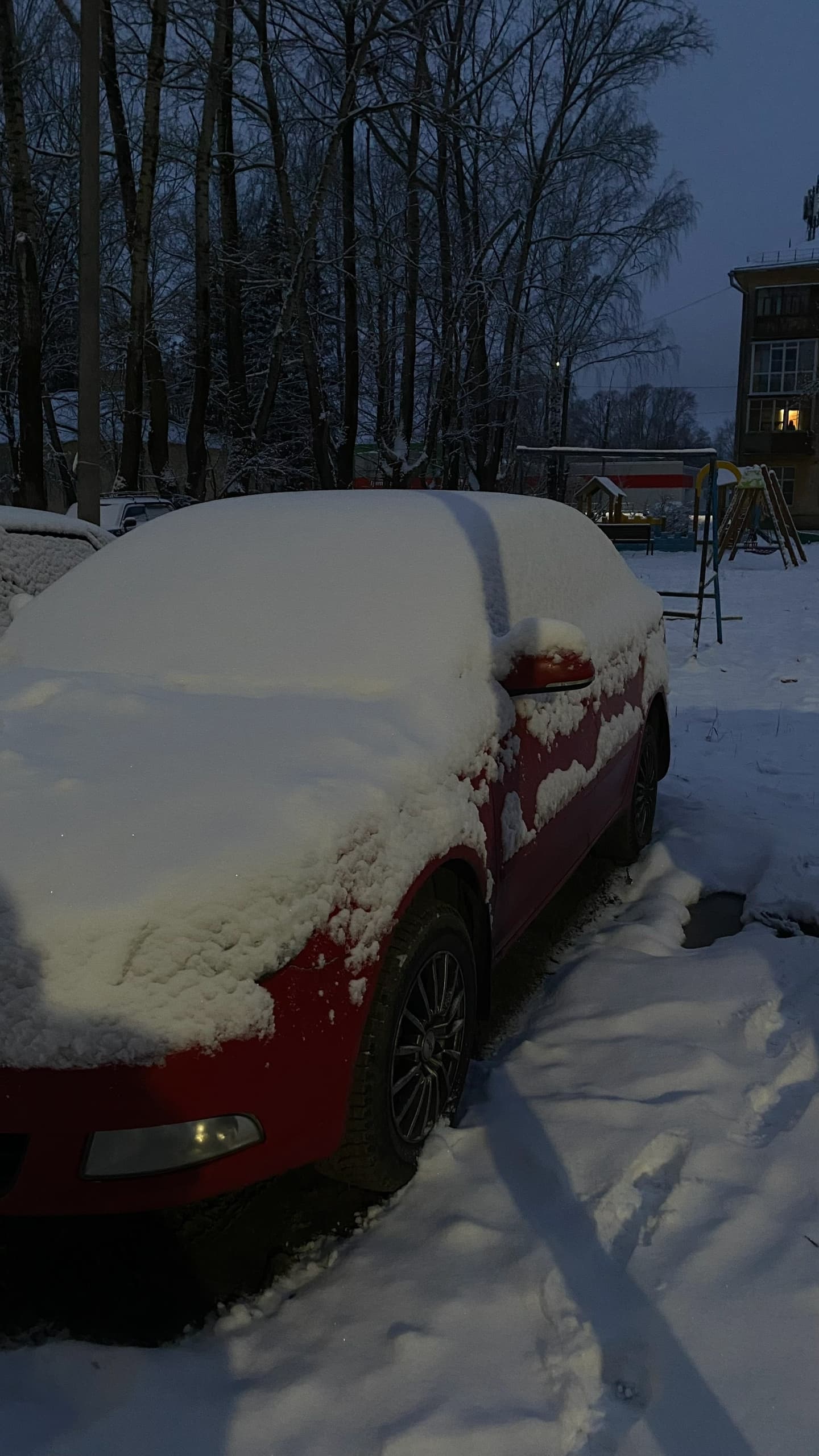 Избавляемся от зимнего кошмара: легко и безопасно открываем промерзшие двери автомобиля