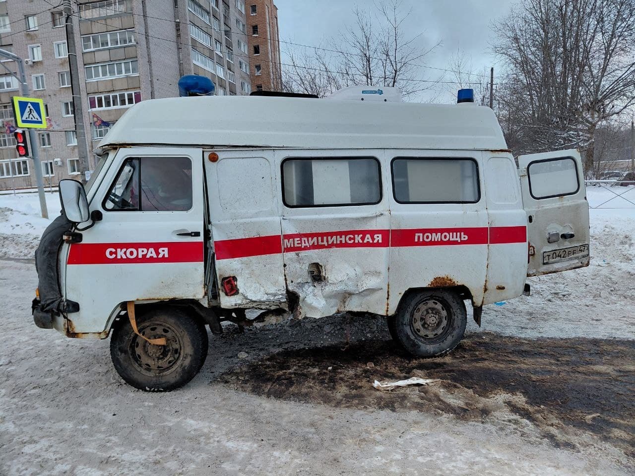 В Кирово-Чепецке столкнулись скорая помощь и Kia: пострадали шесть человек