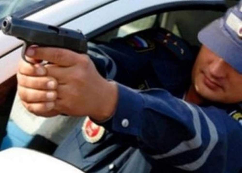 В Кировской области наряд ДПС стрелял в автомобиль нарушителя