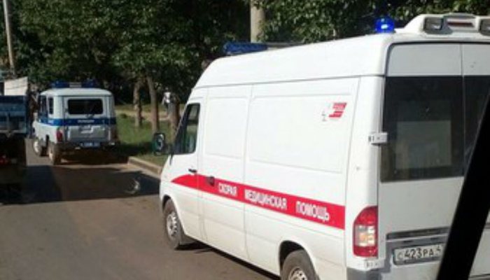 В Кирове грузовик столкнулся с полицейским автомобилем