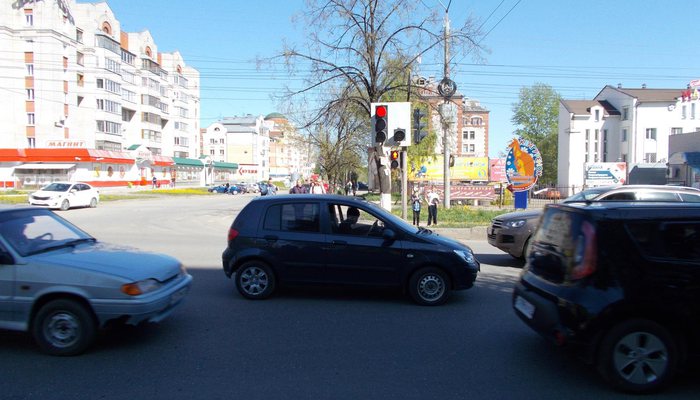 В Кирове на пешеходном переходе сбили женщину