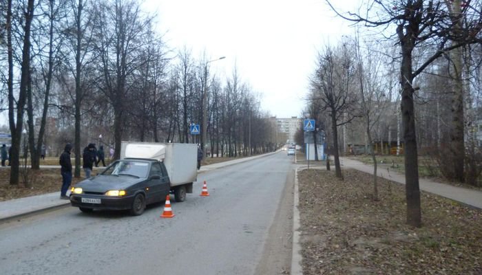 В Кирове водитель на автомобиле ВИС-2347 сбил 14-летнюю девочку: пострадавшая в коме