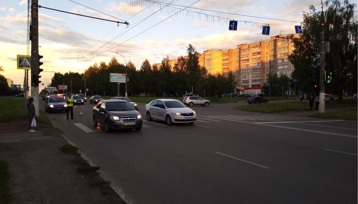 Известны подробности аварии на перекрестке Московская - Менделеева