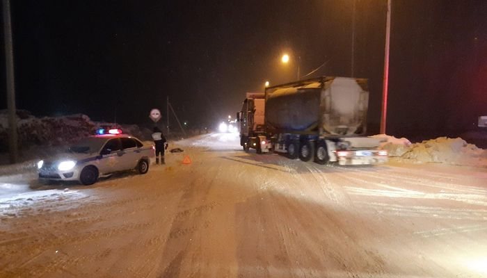 В Кировской области грузовой автомобиль насмерть сбил пенсионера