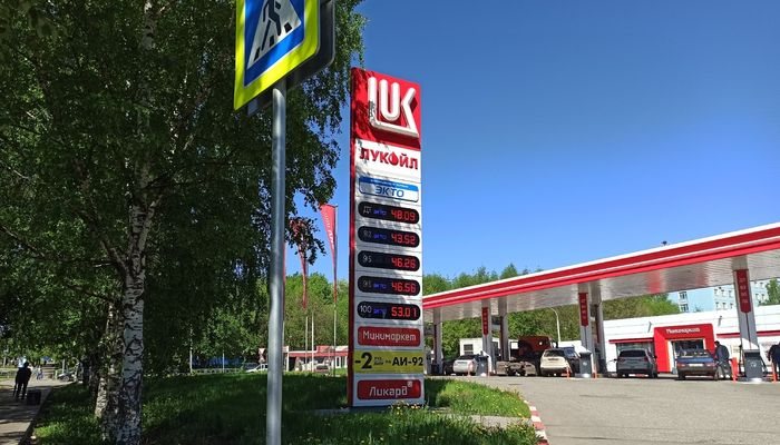 Кировские АЗС начали снижать цены на бензин и "дизель"