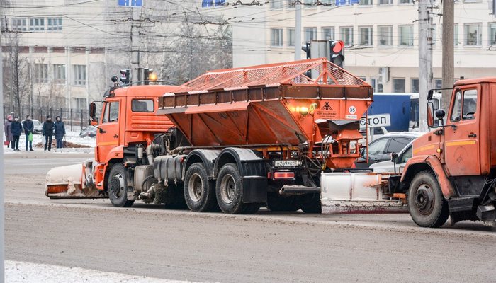 С каких улиц Кирова будут вывозить снег в ближайшие три дня?