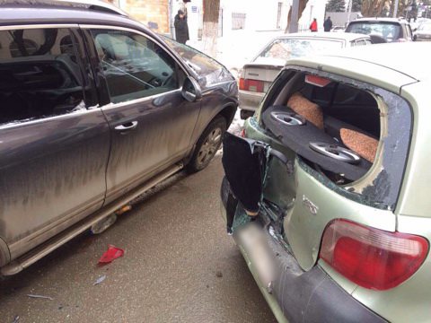 Авария у здания Правительства: водитель потерял сознание