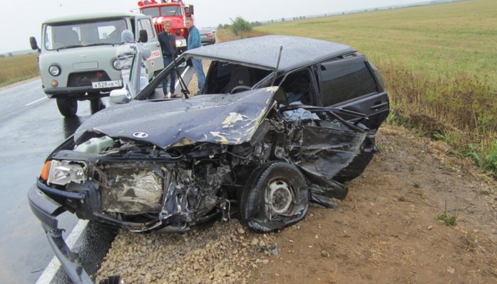 В Кикнурском районе водитель ВАЗа погиб при столкновении с КамАЗом