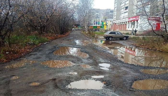 «Убитый» подъезд к садику на Крупской отремонтируют в 2021 году