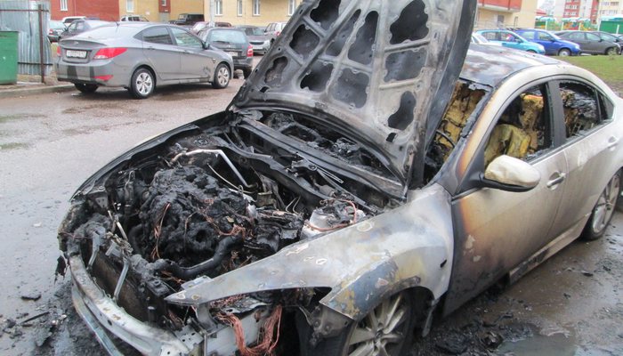 За выходные в Кирове сгорели 3 автомобиля