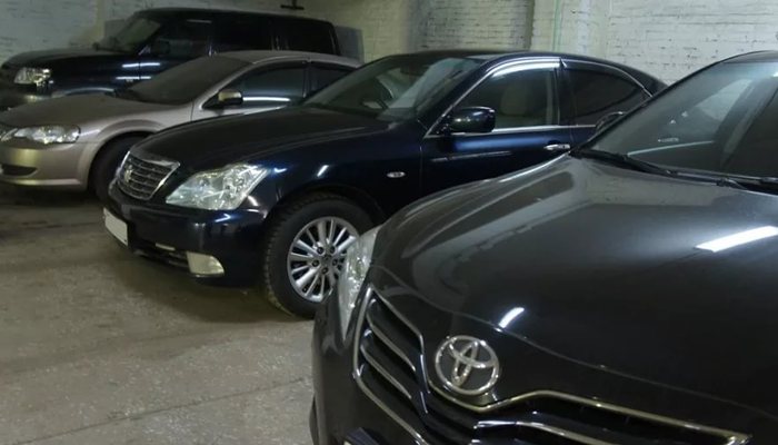 Закупками властей определился ТОП машин для кировских чиновников