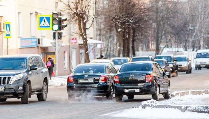 Молодым родителям не рекомендуют покупать авто за счет маткапитала