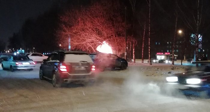 На Малой Московской загорелся припаркованный автомобиль