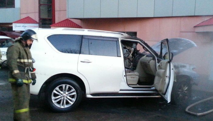 Nissan Patrol на Орловской был подожжен