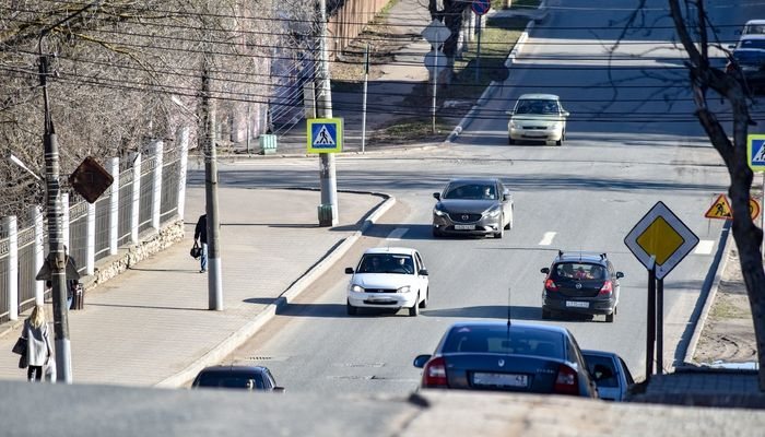 Автомобилисты Кирова ещё 35 лет могут провести в пробках из-за плохих труб