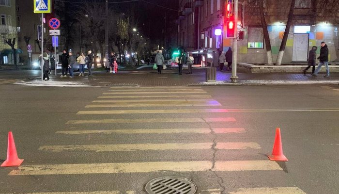 На пешеходном переходе в центре Кирова на 9-летнего мальчика наехал водитель Opel Zafira