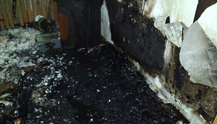 В Кировской области сгорел гараж вместе с автомобилем