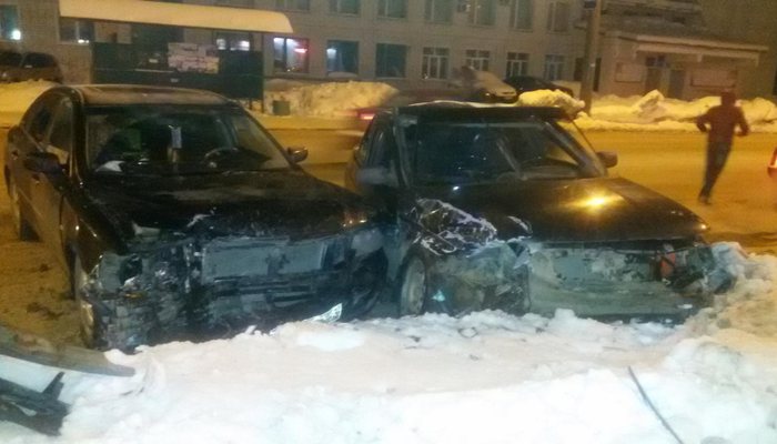 В аварии на Попова пострадали 2 девушки