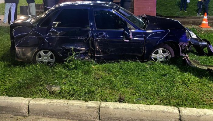 В Кирове появились подробности ДТП с "Ладой Приорой" и двумя пострадавшими девочками