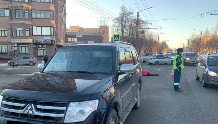 В центре Кирова женщина на внедорожнике насмерть сбила 20-летнюю девушку