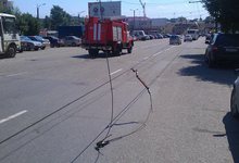 На Октябрьский проспект упал высоковольтный провод