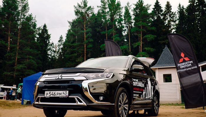 В Кирове состоялась презентация обновленного 7-ми местного Mitsubishi Outlander 2019 года