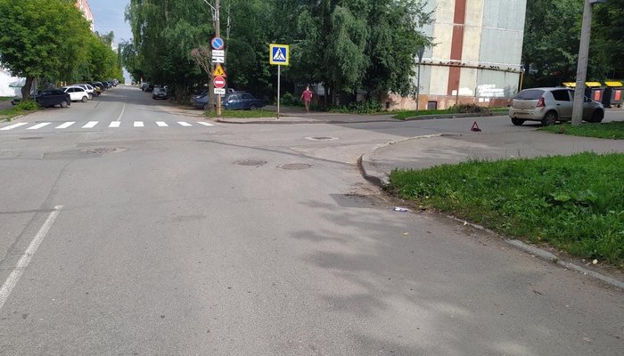 В Кирове автомобиль сбил женщину