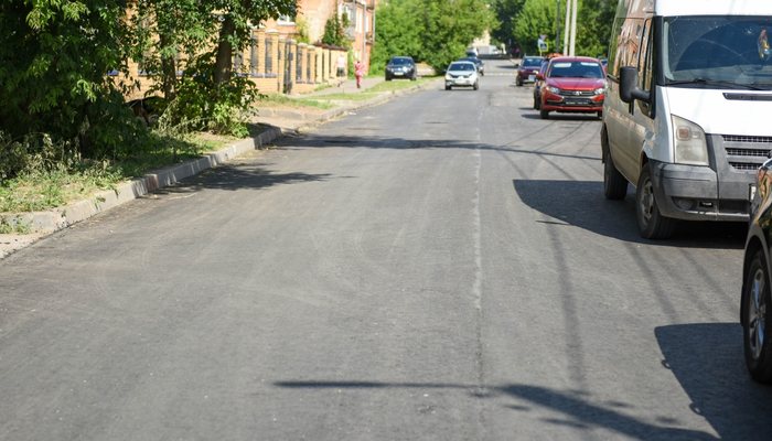 В Кирове завершаются дорожные работы еще на трёх улицах