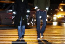 Пешеходов могут заставить носить светоотражающие элементы