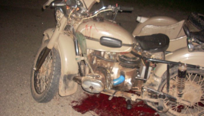 Два мотоциклиста без шлемов и прав устроили ДТП под Чепецком