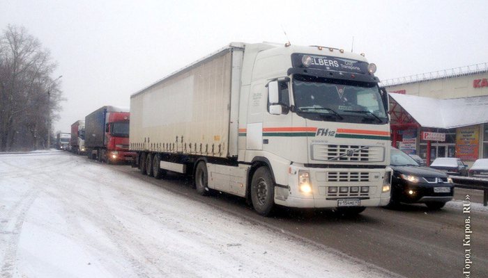 В Госдуме предлагают снизить штрафы для водителей большегрузов