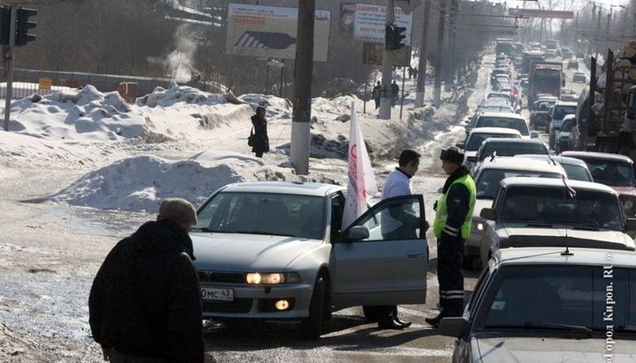 В Госдуме решили приравнять автопробеги к митингам