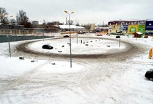 Гонки у «Jam Молл». Дирекция ТЦ установит на парковке бетонные блоки