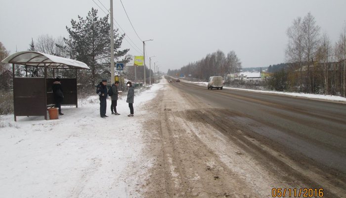 18-летний водитель УАЗ «Патриот» сбил подростка на остановке
