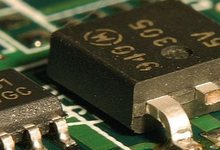 Чипы в номерах помогут распознать нечитаемые знаки со 100 метров