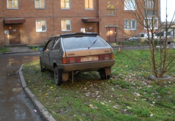 Общественная палата займется парковками на газонах